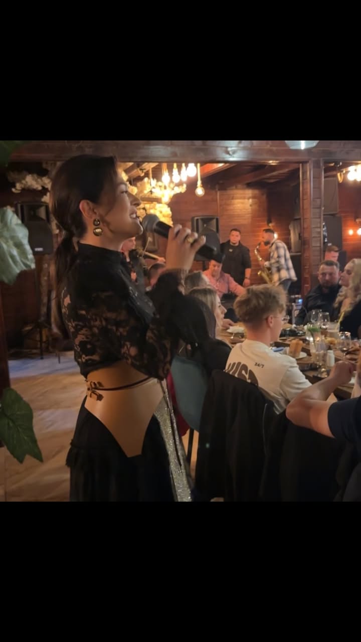 🎉 Sezonul la Casa Petra s-a deschis oficial, cu o petrecere cum numai la Gorj se știe! 🥂🎻