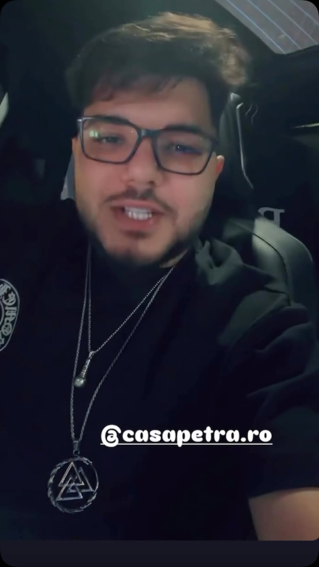 Vinerea asta, ne strângem cu toții la Casa Petra!